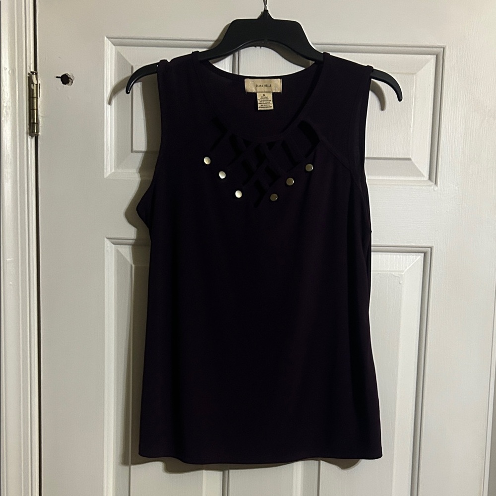 Chic Sleeveless Top with Lattice Design